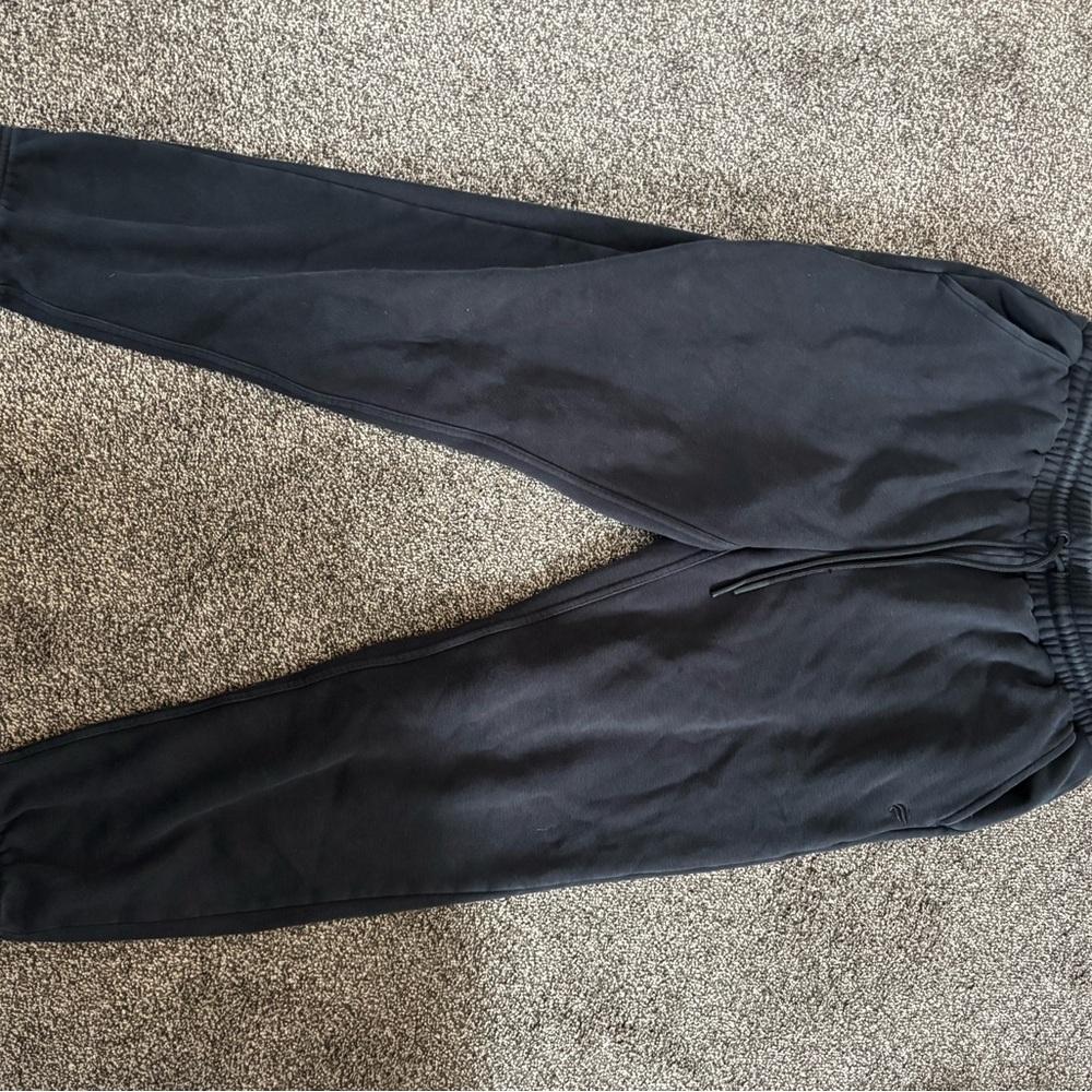 Fabletics Jogger Bundle - image 2